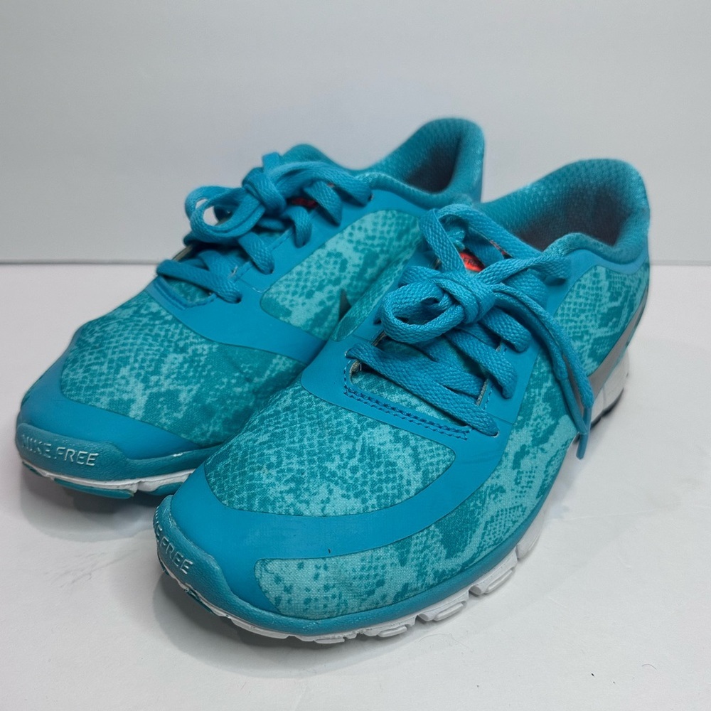 Used Women’s Nike 5.0 free run sz. 5.5 - Picture 4 of 7